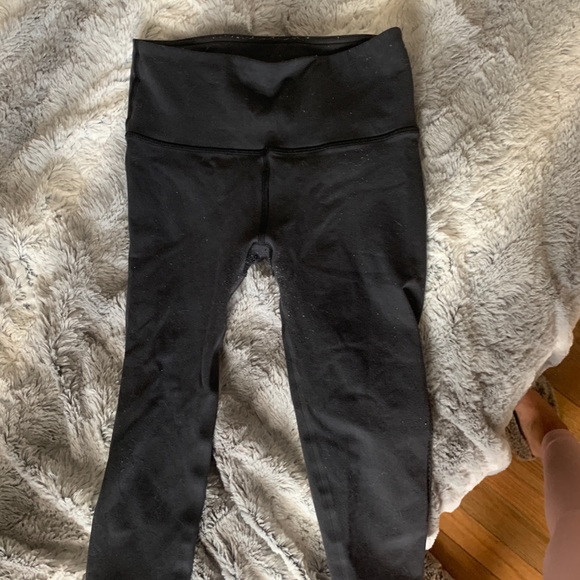 Lululemon Reveal Crop - Picture 4 of 6